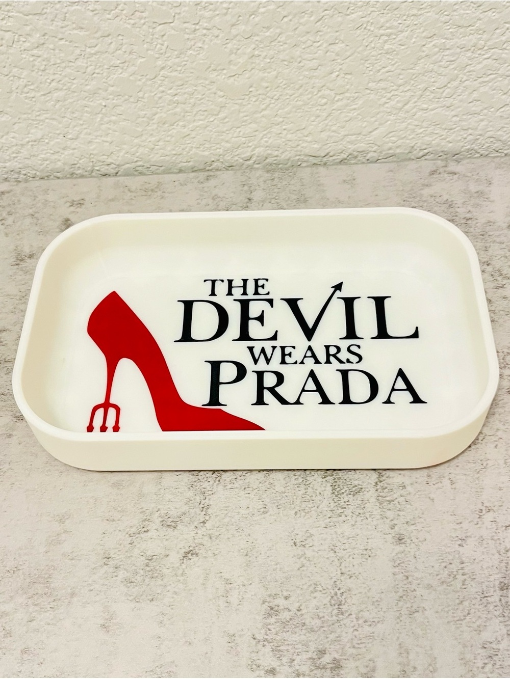 The Devil Wears Prada White and Red Women’s Shoe Tray